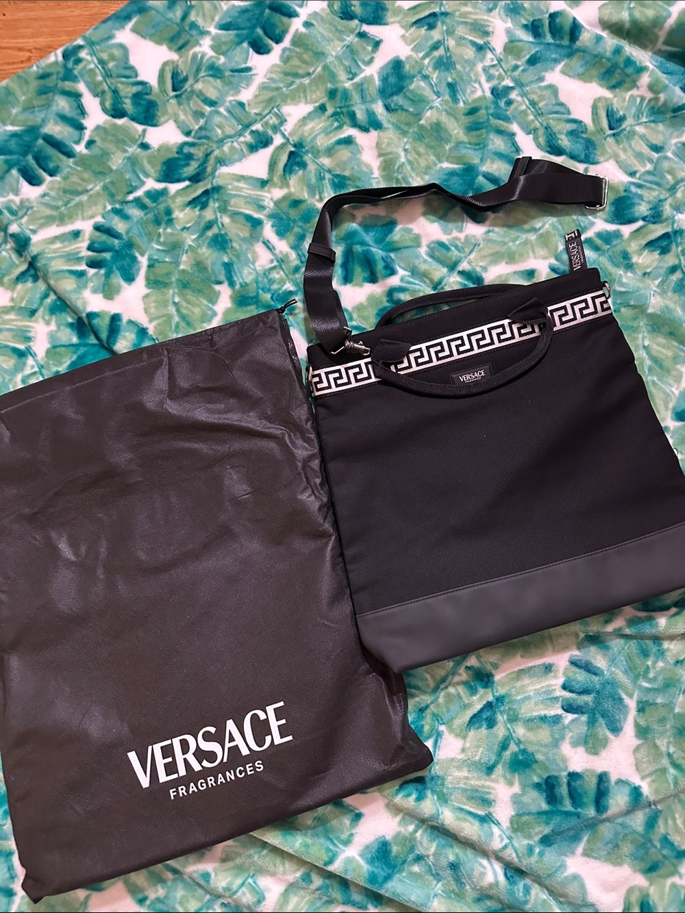 Versace Fragrances Bag,New,Unisex
